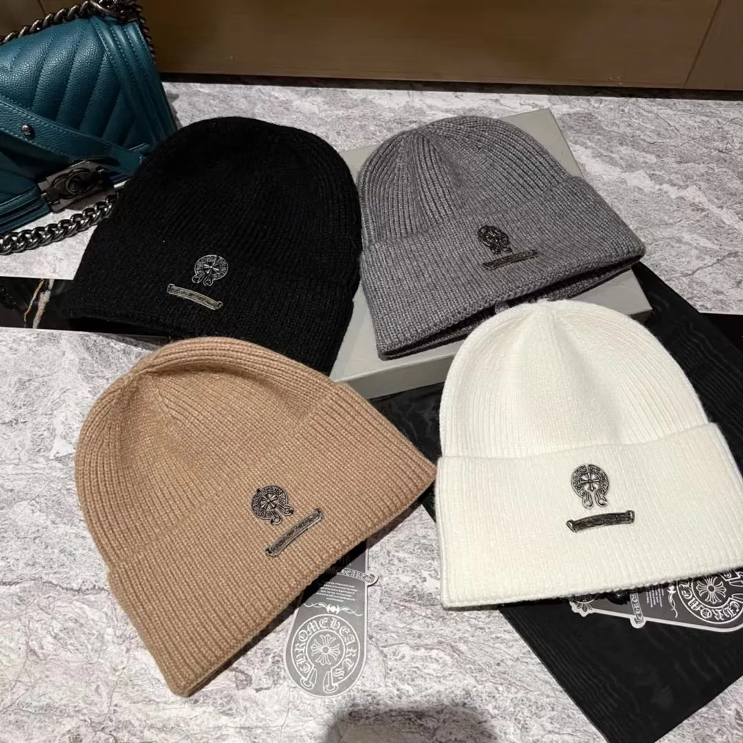 Crow Heart cashmere knitted hat